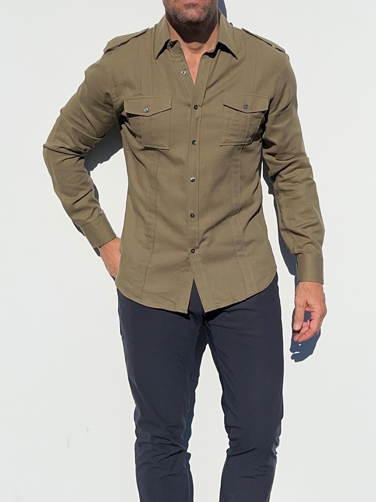 The Raider Shirt in Brushed Twill - Army Green