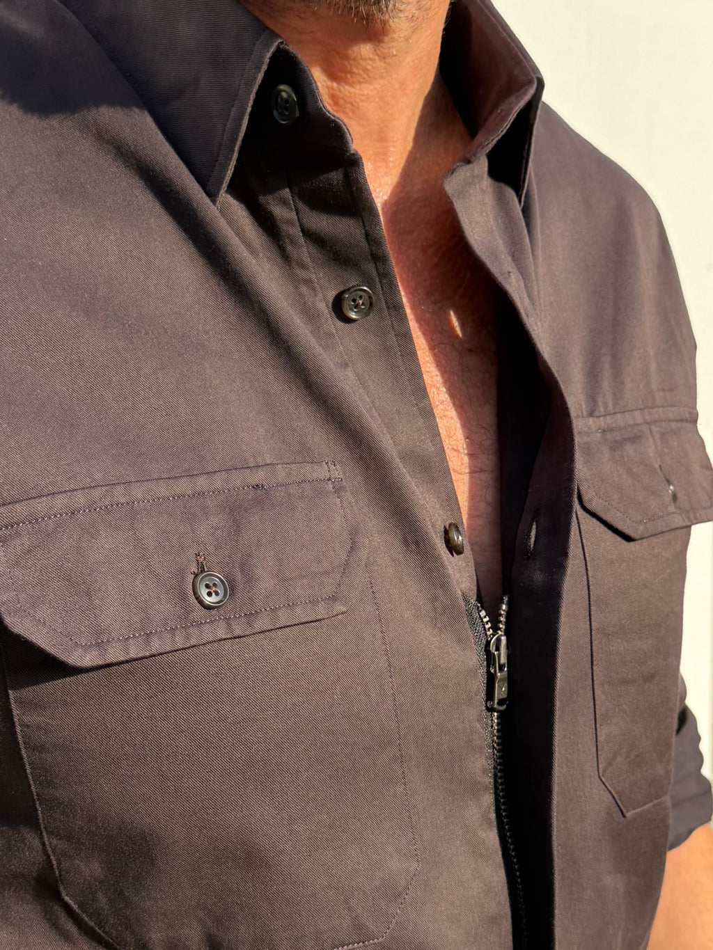The Utility Shirt in Twill - Brown